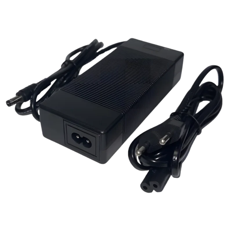 Chargeur 25.2V 3A pour batterie Li-ion 6S – DC 5.5x2.1mm