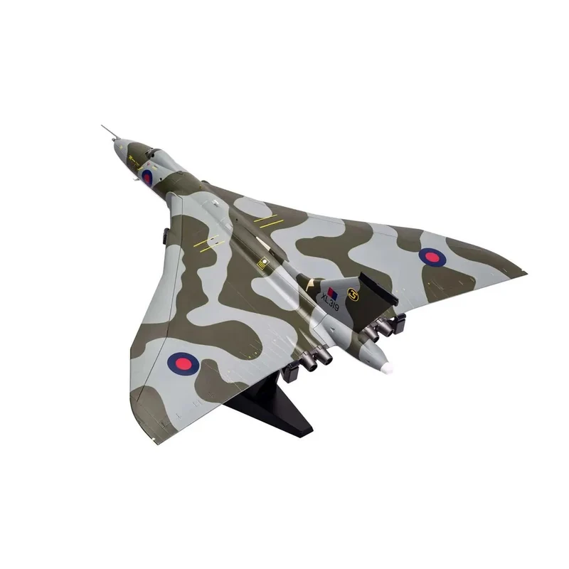 1/72 Avro Vulcan B.2 XL319 RAF Waddington Lincolnshire 1972