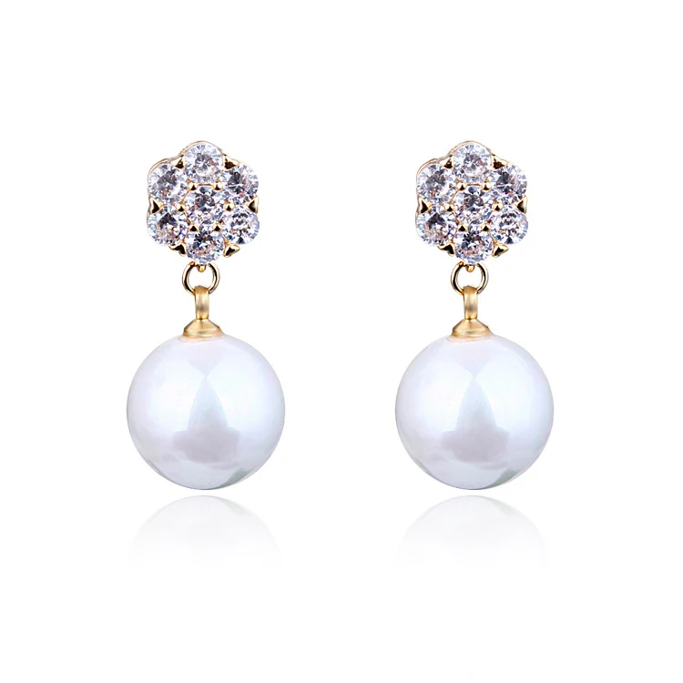 Boucles d’oreilles longues à perles rondes