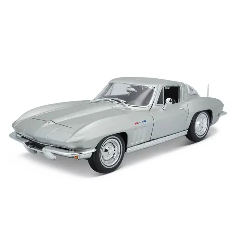 Maisto 1:18 Scale 1965 Chevrolet Corvette Coupe Silver Diecast Model